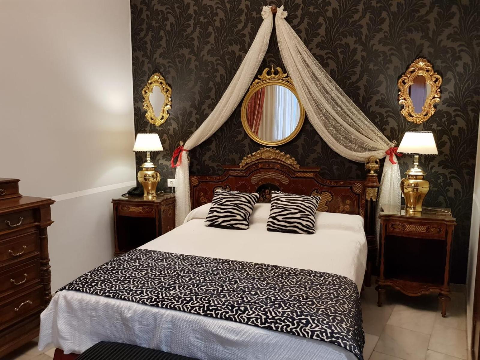 Queen Room,1410270671:JPEG